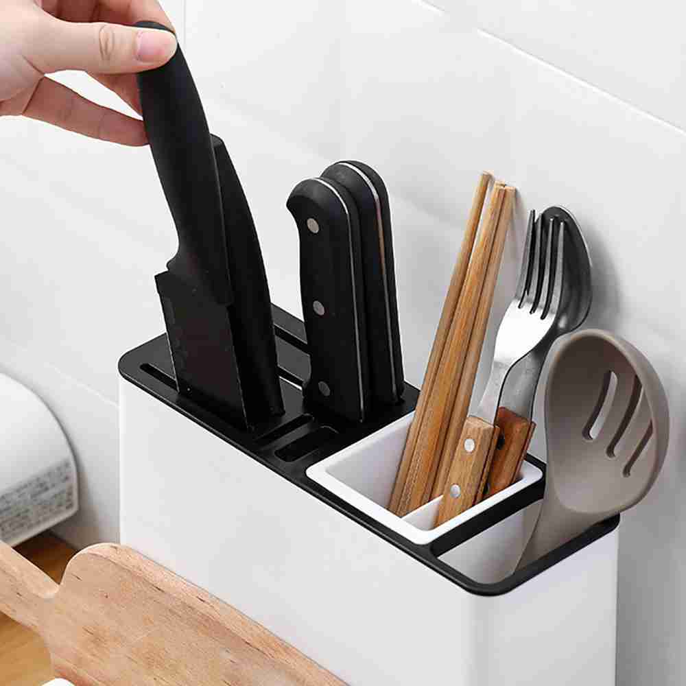 a slotted knife holder should be hung on the side of the table